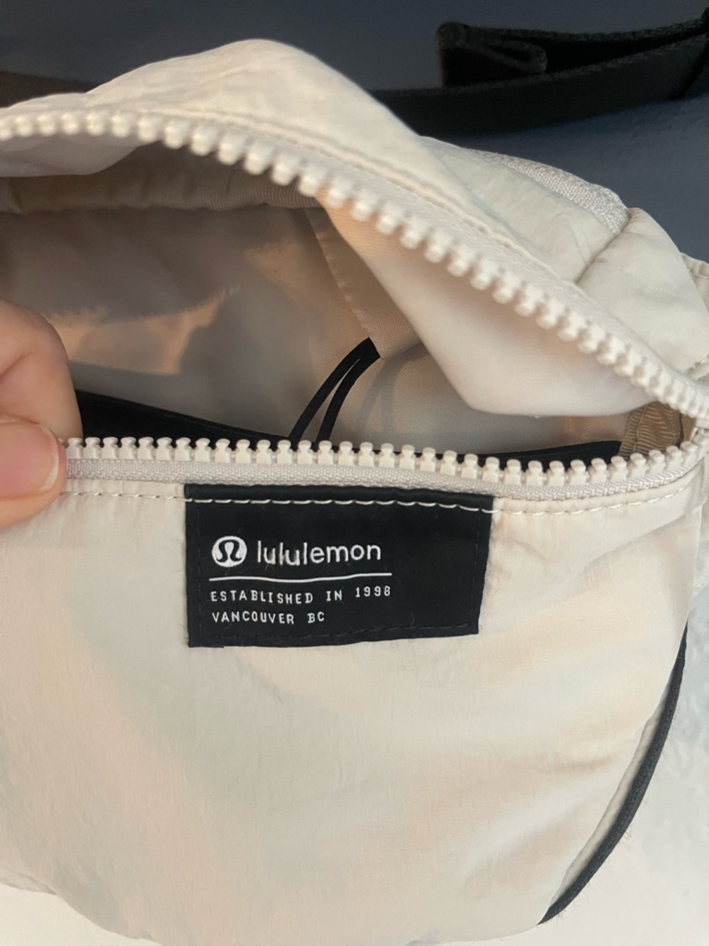 lululemon athletica cream waist pack
